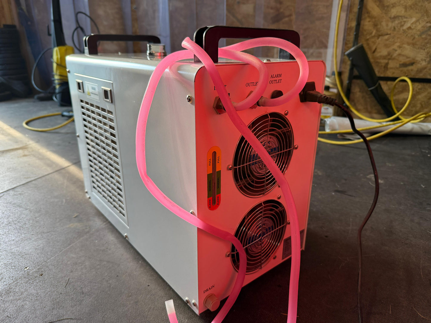 Mazlietota lāzeriekārta KH90140 130W ar CW5000 dzesētāju