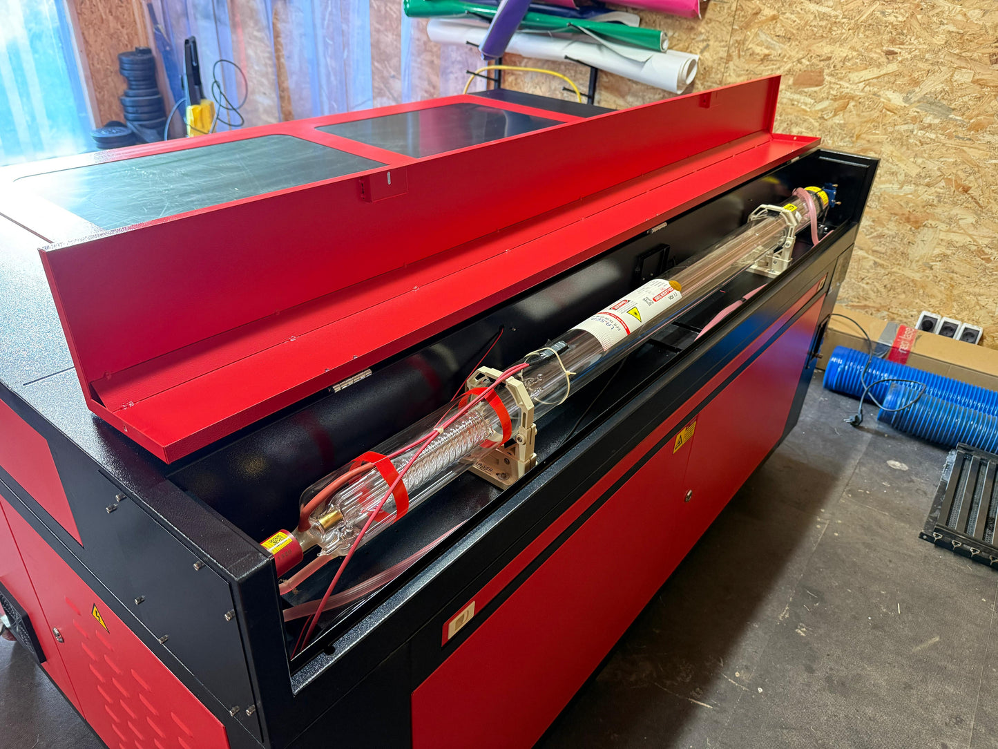 Mazlietota lāzeriekārta KH90140 130W ar CW5000 dzesētāju