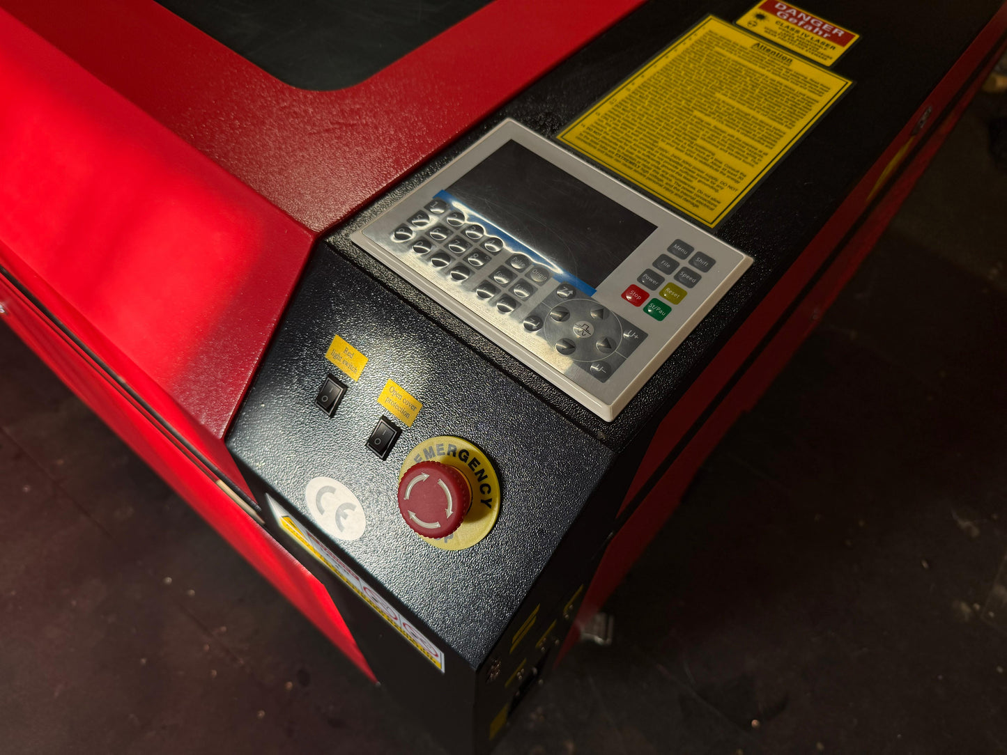 Mazlietota lāzeriekārta KH90140 130W ar CW5000 dzesētāju