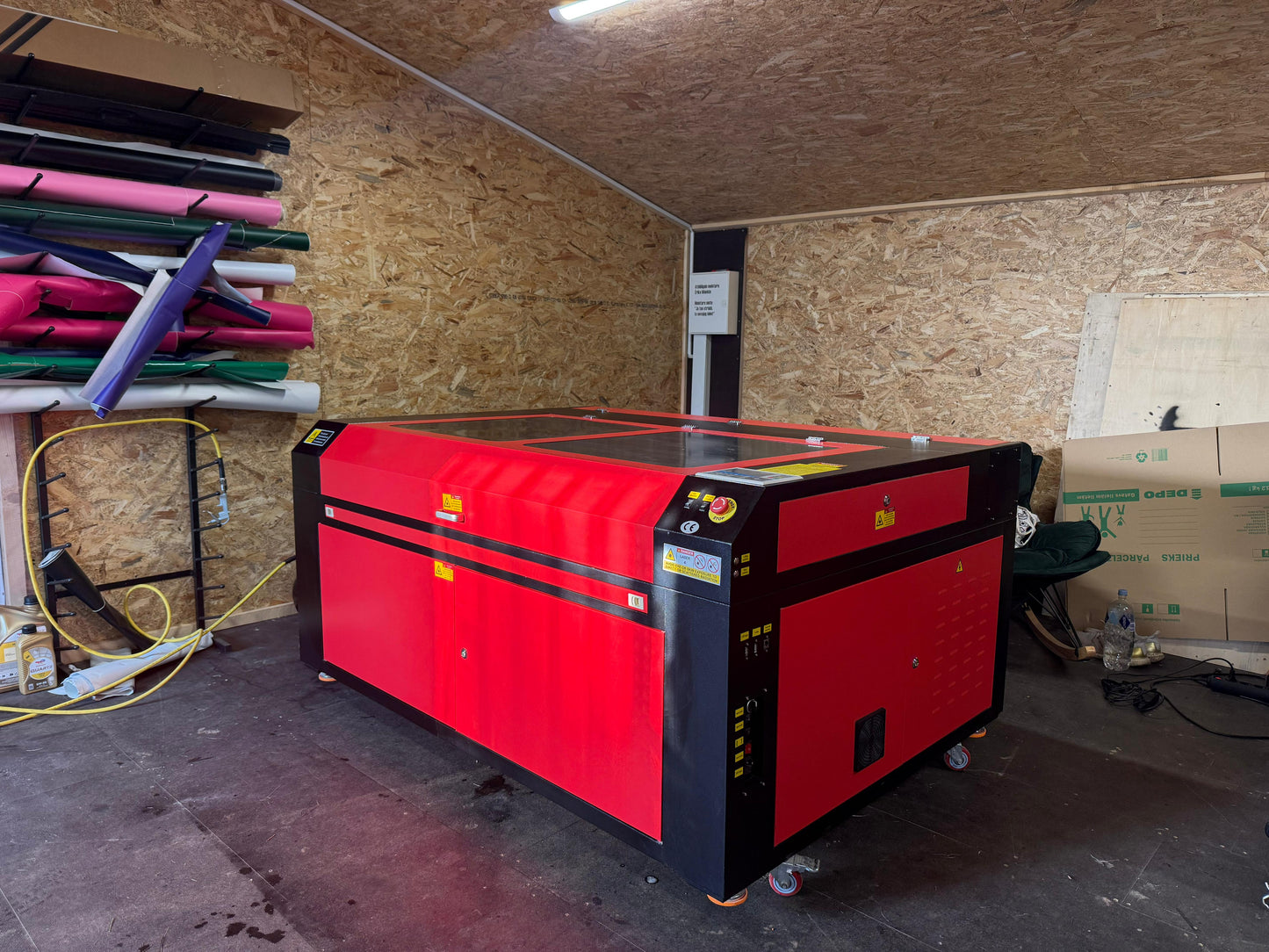 Mazlietota lāzeriekārta KH90140 130W ar CW5000 dzesētāju