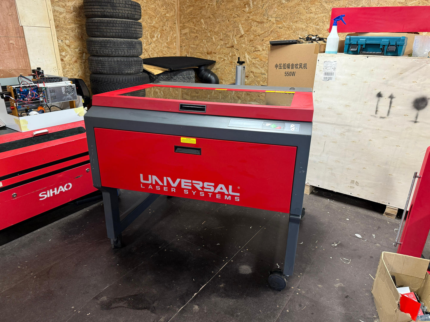 Lietota lāzeriekārta Universal Laser 80x45cm ULR 60W Metāla Lampa