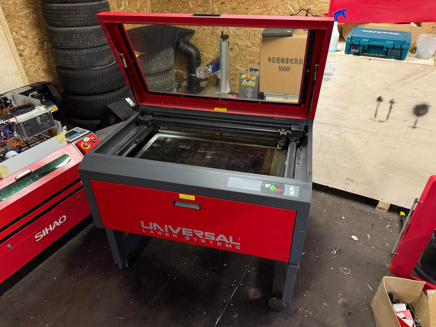 Lietota lāzeriekārta Universal Laser 80x45cm ULR 60W Metāla Lampa